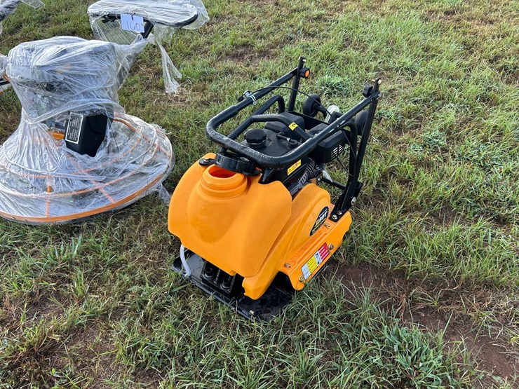 #173-•-vibratory-plate-compactor-image-1