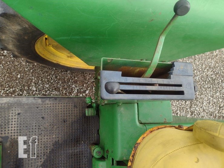 john-deere-2520-image-10