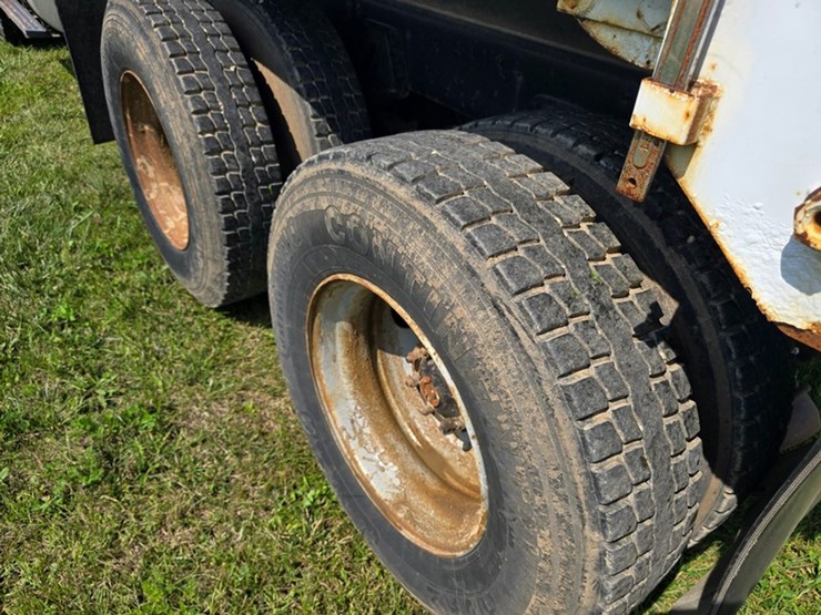 1995-ford-l8000-image-28