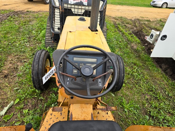 #2038-•-case-380b-tractor-image-26