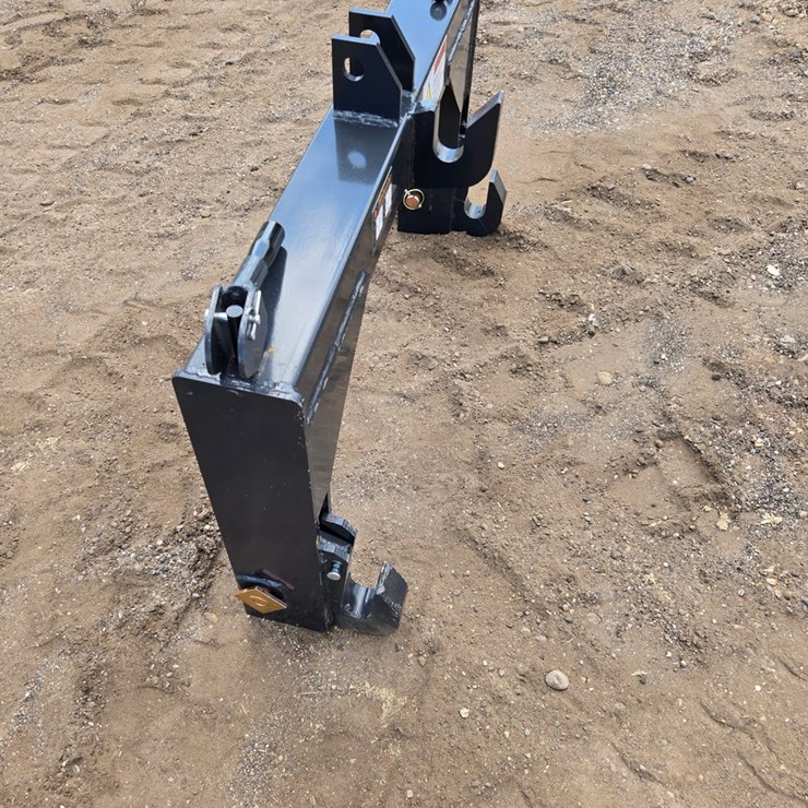 #2246 • (Edmore)class 2 tractor quick hitch