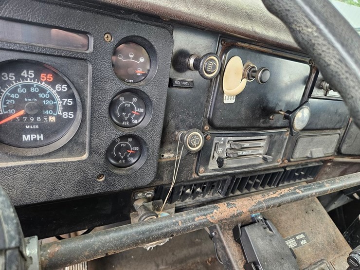 #2079-•-1988-international-water-truck-image-39