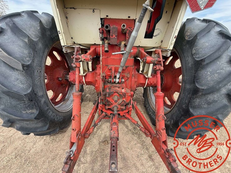 1968-international-756-farmall-tractor-image-9