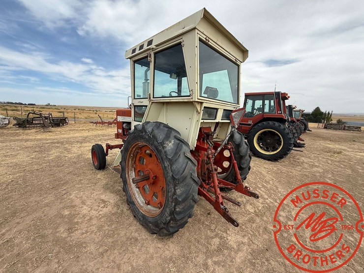1968-international-756-farmall-tractor-image-6