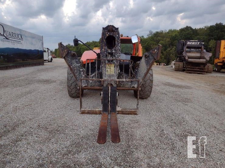2017-jlg-1055-image-2