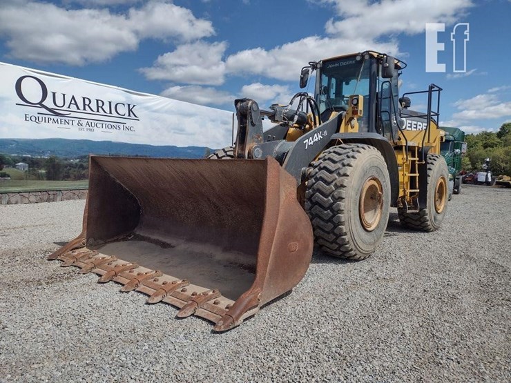 2019-deere-744kii-image-37