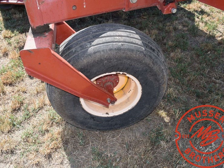 2010-new-holland-h8040-image-28