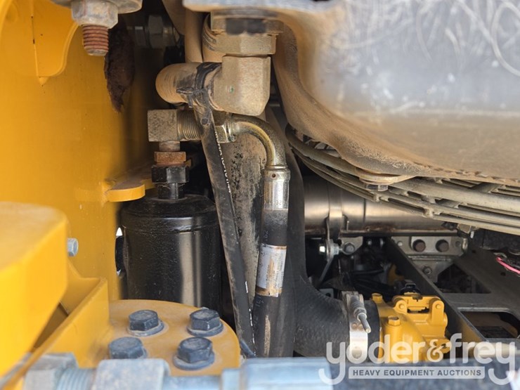 2018-caterpillar-299d2-image-40