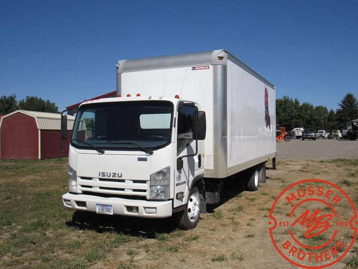 2014-isuzu-npr-image-1