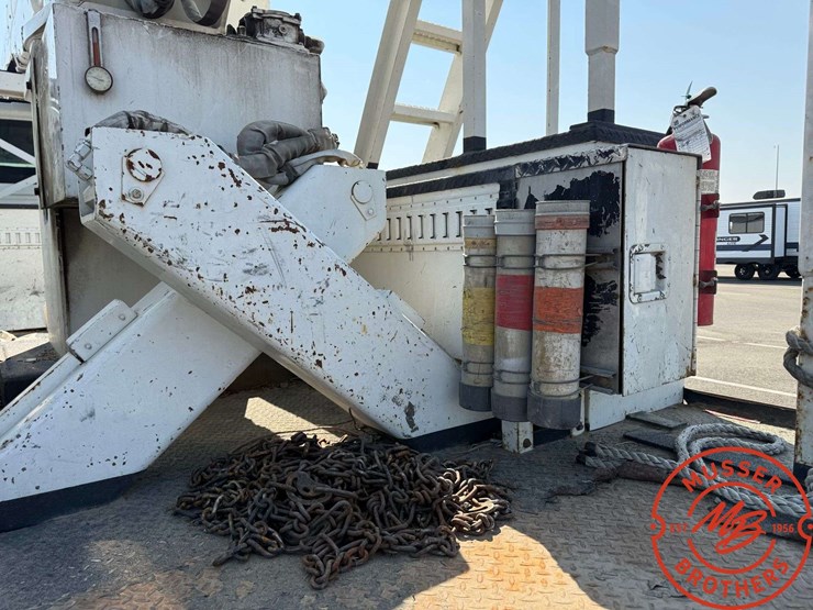 2014-international-7500-4x4-terex-bucket-truck-image-21