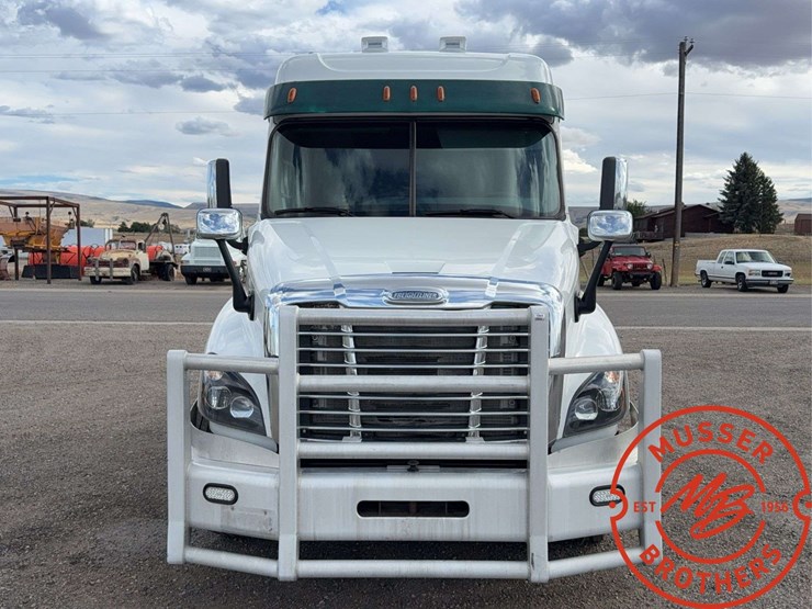 2018-freightliner-cascadia-image-2
