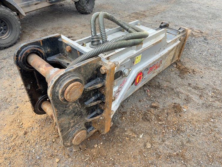 gorilla-gxs135-hydraulic-breaker-hammer-image-3