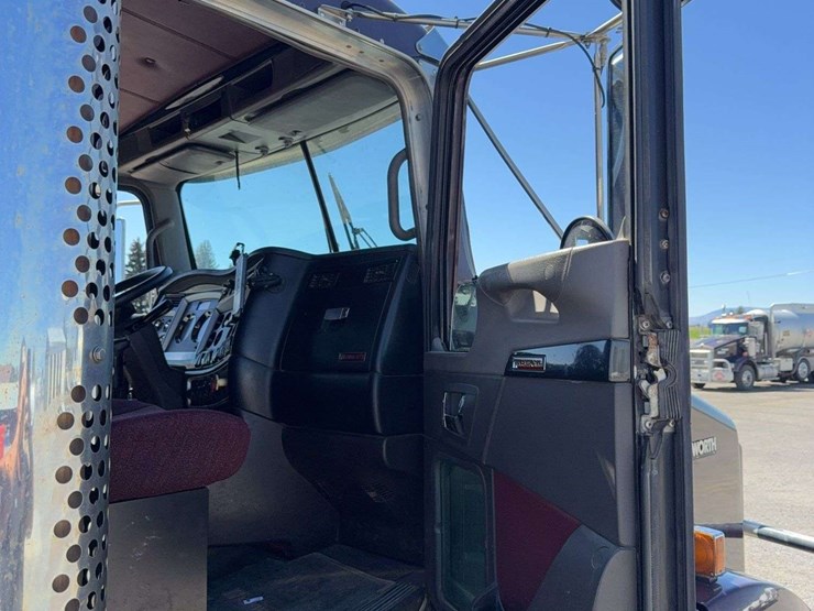 2009-kenworth-t800-image-52