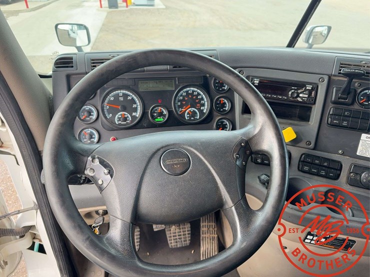 2018-freightliner-cascadia-image-37
