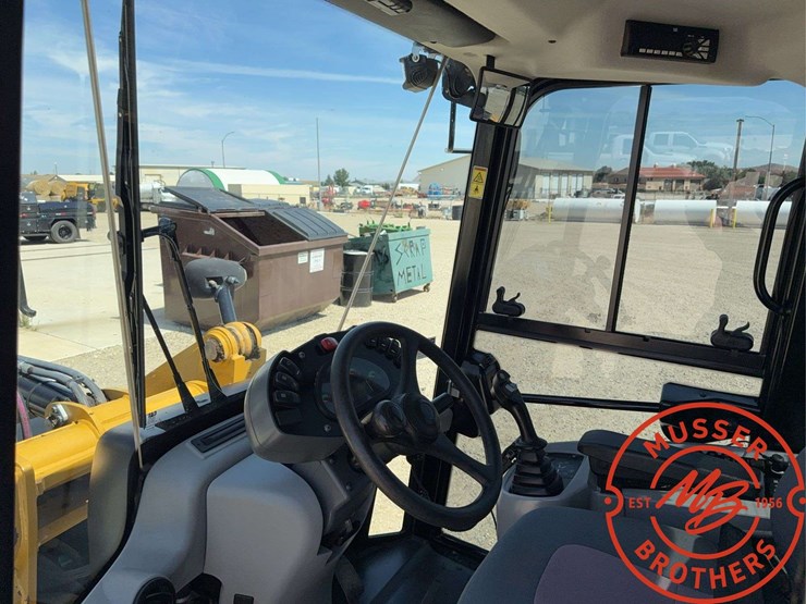 2016-caterpillar-906m-image-36