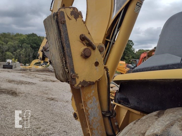 2005-caterpillar-430d-image-31
