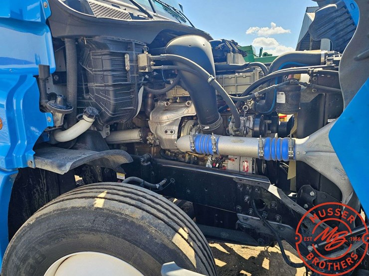 2012-freightliner-cascadia-125-image-9