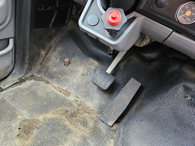 1997-ford-800-image-47