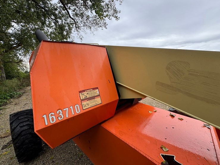 2011-jlg-600s-image-34