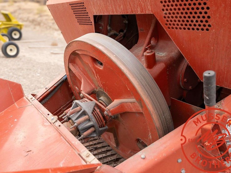 hesston-4910-image-12