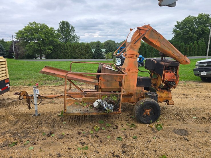 #2059-•-finn-bws-27-towable-straw-blower-image-2