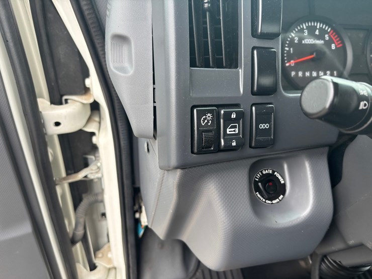 #2332-•-2021-isuzu-16'-box-truck-image-47