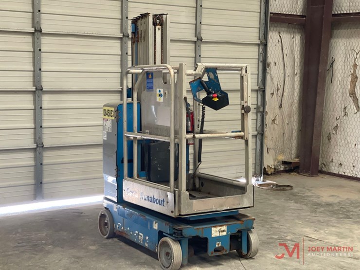 2018-genie-gr-20-electric-man-lift-image-1