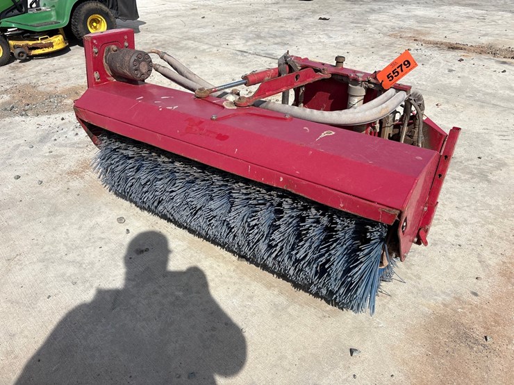 #5579-•-ventrac-kj520-sweeper-attachment-image-1