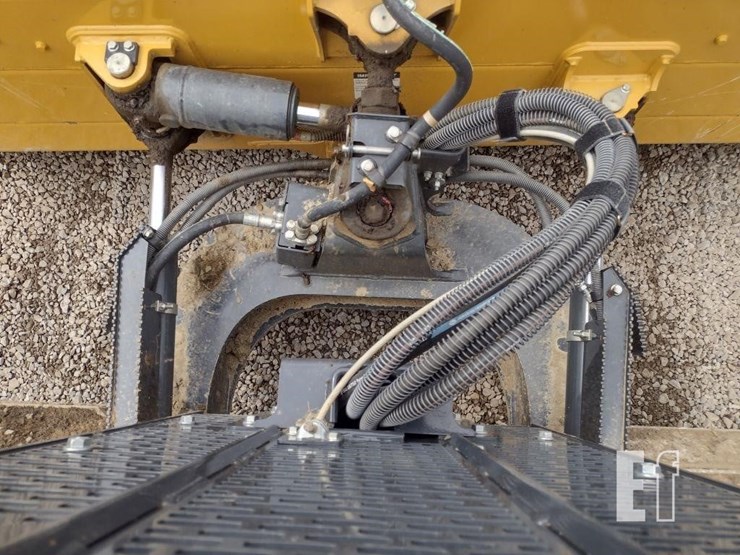 23-deere-650p-xlt-image-25