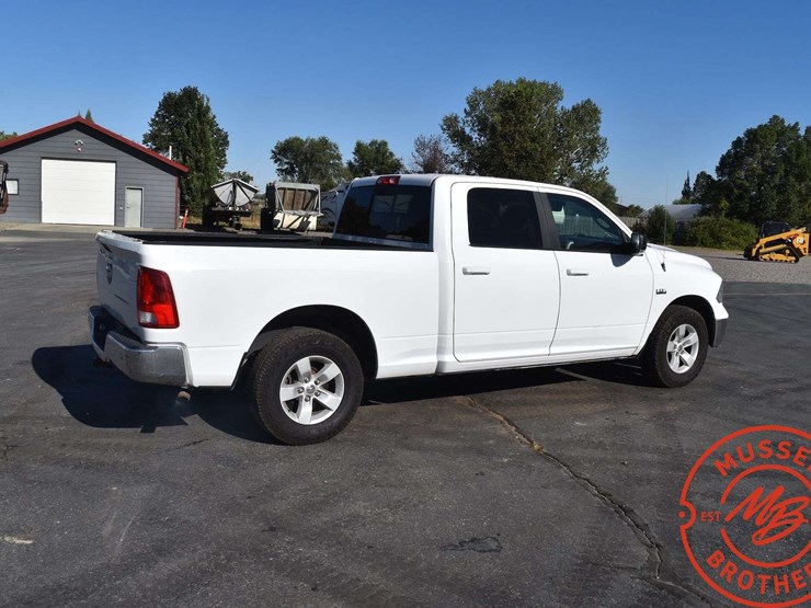 2020-ram-1500-slt-image-7