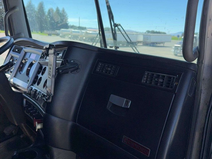 2009-kenworth-t800-image-54