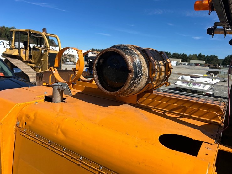 #5628-•-forklift-image-28