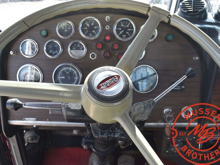 1984-peterbilt-359-image-42