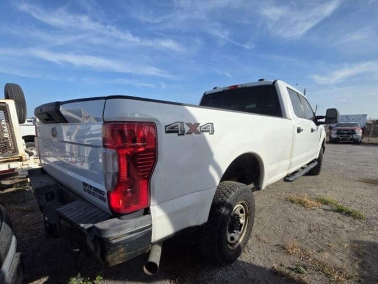 2021-ford-f250-image-3
