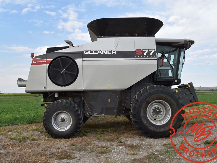 2011-gleaner-s77-image-10