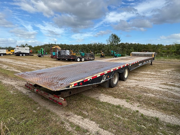 2015-landoll-930-image-3