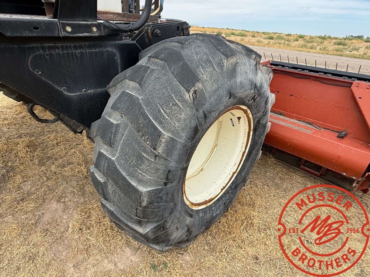 hesston-8450-image-16