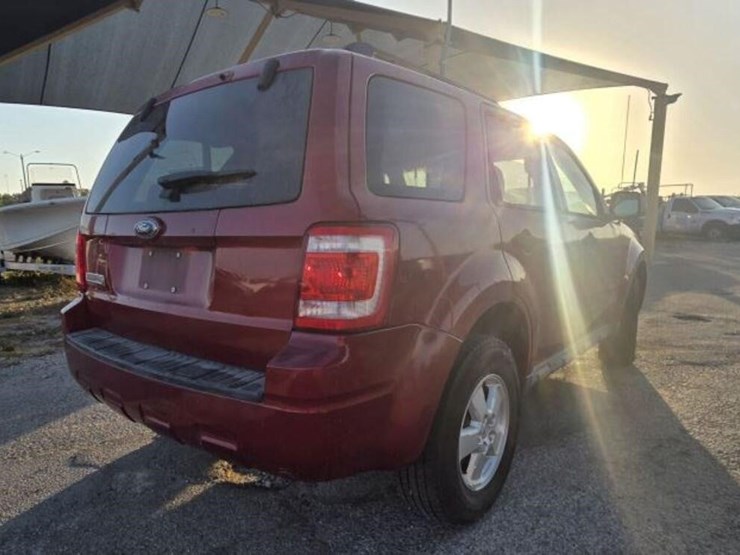 2008-ford-escape-image-2