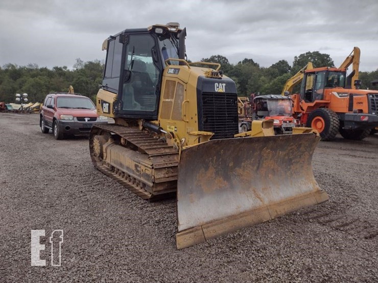 2015-caterpillar-d4k2-xl-image-37
