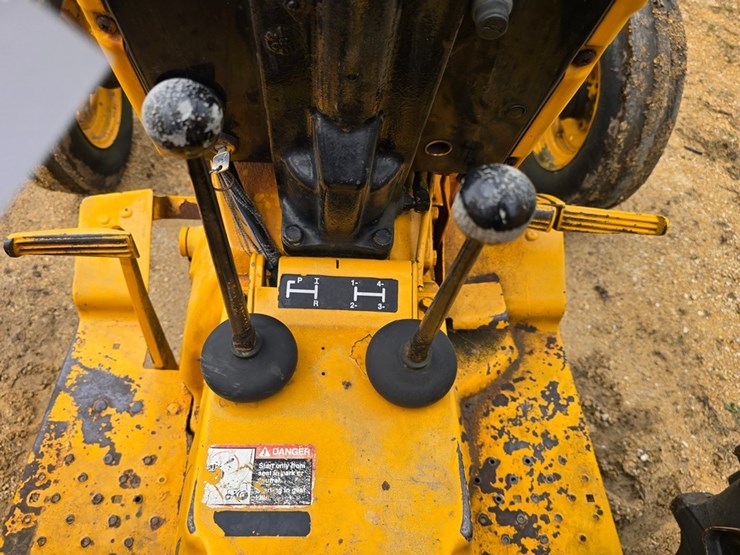 #2039-•-john-deere-tractor-image-22