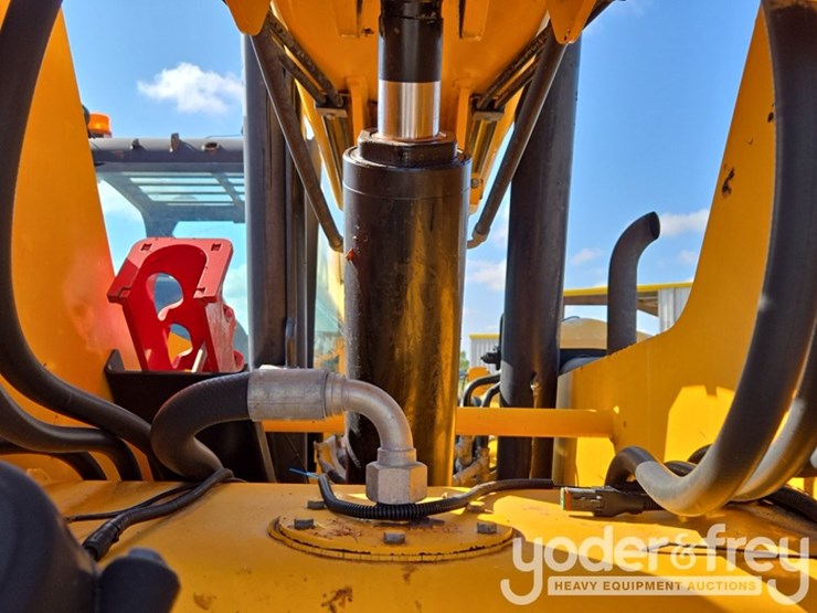2017-jcb-507-42-image-40
