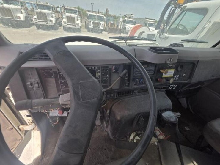 1998-navistar-2674-1hsglaet8wh503873-image-7