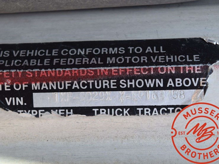 1984-peterbilt-359-image-51