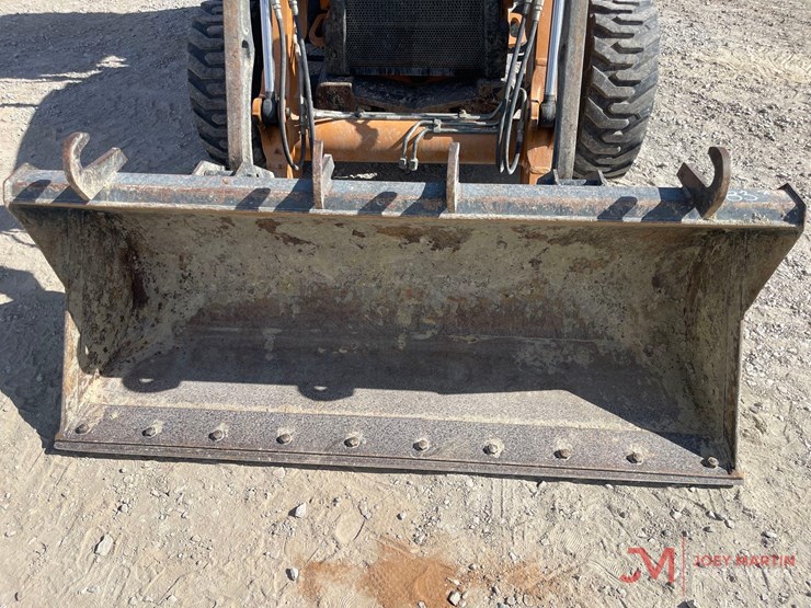 2020-case-580n-ep-loader-backhoe-image-13