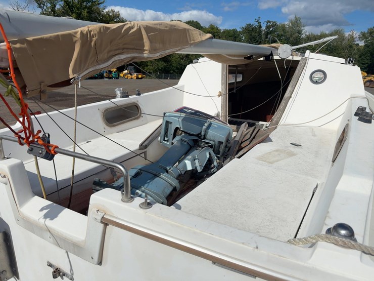 catalina-22’-sail-boat-image-12
