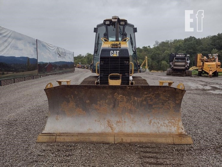 2015-caterpillar-d4k2-xl-image-2