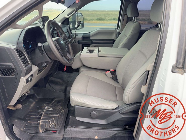 2017-ford-f550-image-18