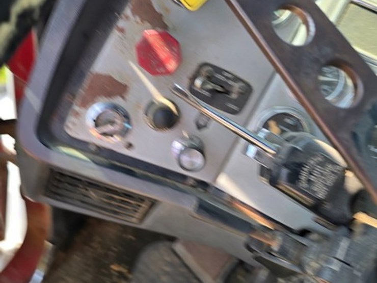 1995-ford-l8000-image-43
