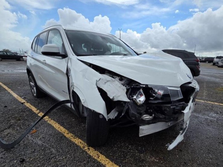 17-bmw-ll-5uxwz7c37h0v92960-image-2
