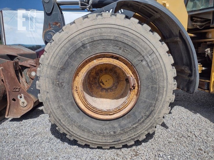 2019-deere-744kii-image-17